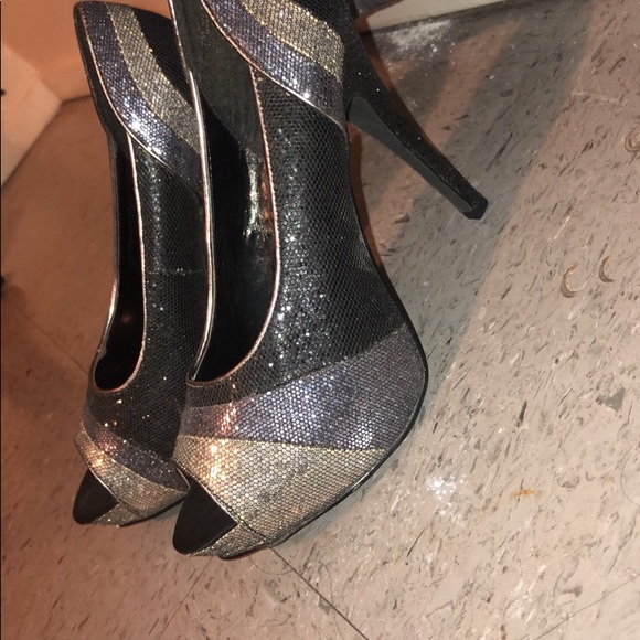 Heels - Picture 4 of 4